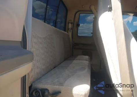 2000 Ford F-250 Lariat/Xl/Xlt from USA, damaged, VIN 1FTNX21F9YEC81052